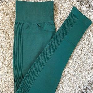 Green leggings